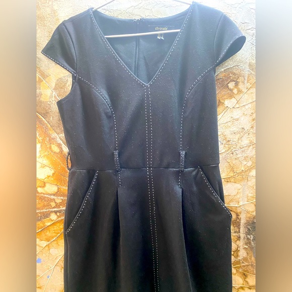 Navy blue dress with self stitching lines. Superb fit. Can go from day to night - Picture 2 of 3